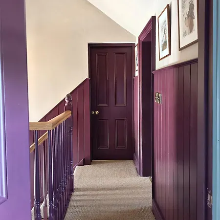 100 Year Old Family וילה