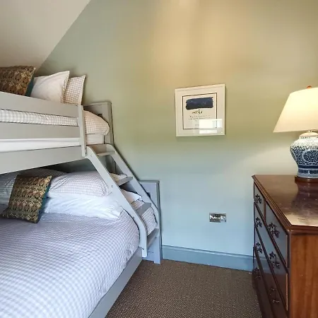 100 Year Old Family וילה