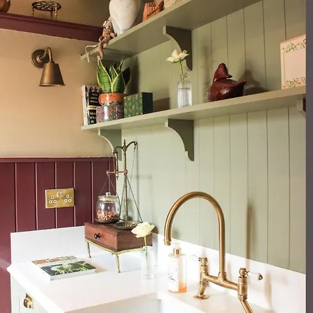 100 Year Old Family Oldcastle