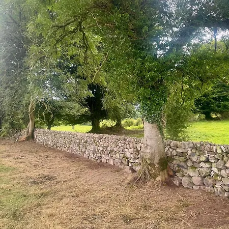 וילה 100 Year Old Family