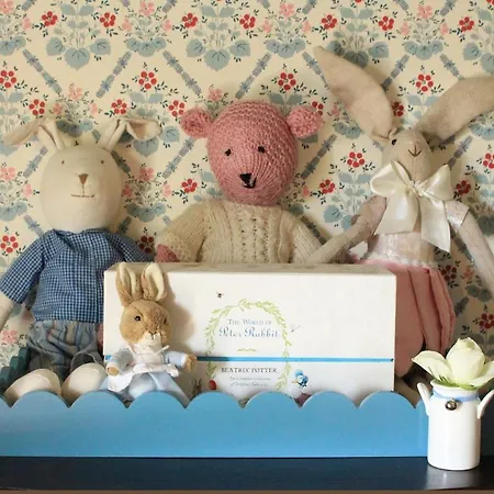 100 Year Old Family * Oldcastle